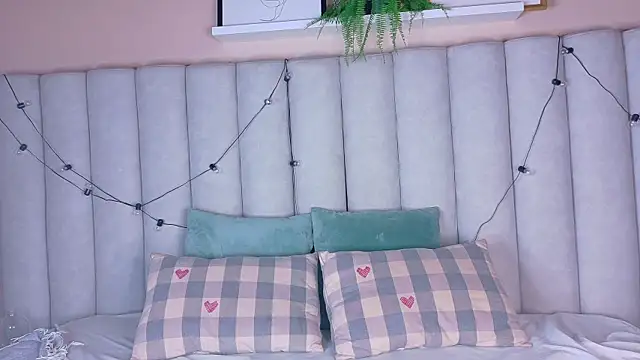 nahomi campbell online show from 03/27/26, 08:43