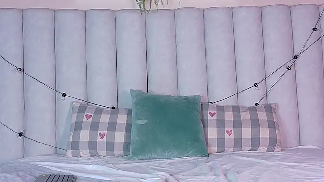 nahomi campbell online show from 02/17/26, 07:44