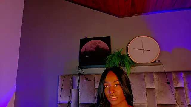 nahomi campbell online show from 10/20/25, 07:36