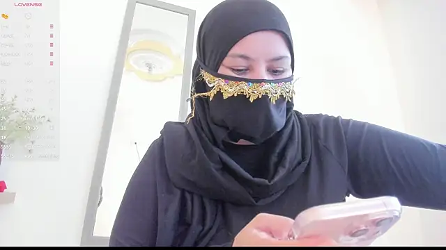 Amina hafsa online show from 03/31/26, 08:11