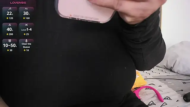 Amina hafsa online show from 04/12/26, 03:04