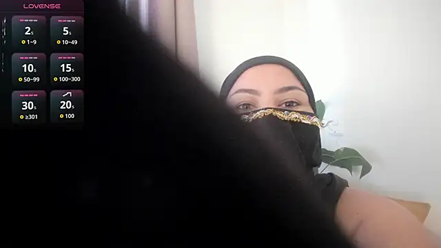 Snapshot of Amina_hafsa chatting on 05/23/26, 01:43 Amina hafsa online show from 05/23/26, 01:43