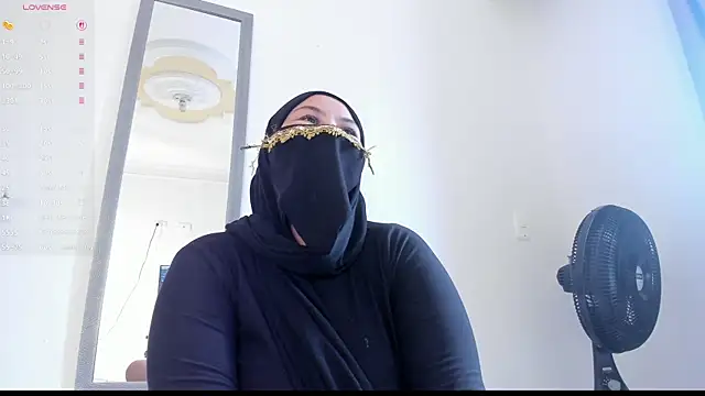 Amina hafsa online show from 04/01/26, 07:33