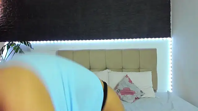 anaroman01 online show from 09/23/25, 06:48