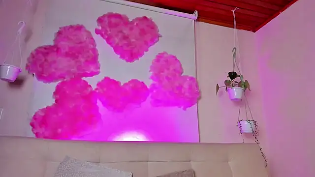 roselinedior online show from 02/14/25, 08:15