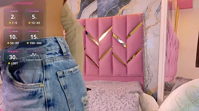 daddyissuesss  online show from 10/04/25, 07:37