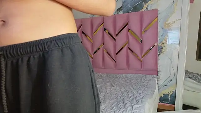 daddyissuesss  online show from 10/27/25, 07:37