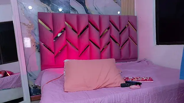 daddyissuesss  online show from 12/22/25, 07:58