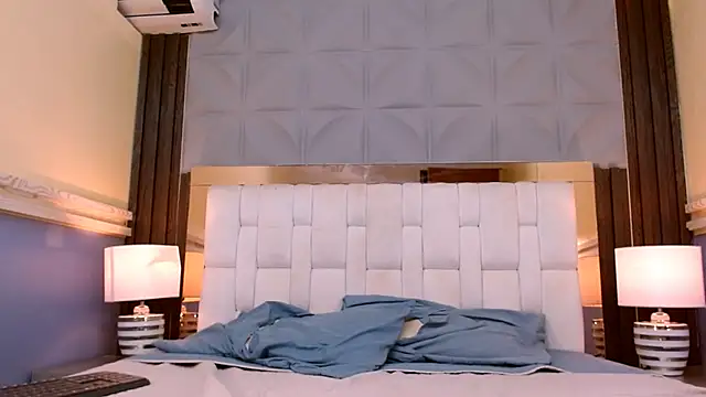 VeronicaRobles online show from 03/18/25, 05:33