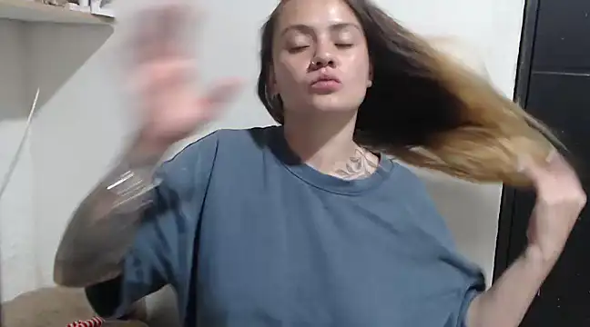 mia sepulveda  online show from 01/31/25, 11:13