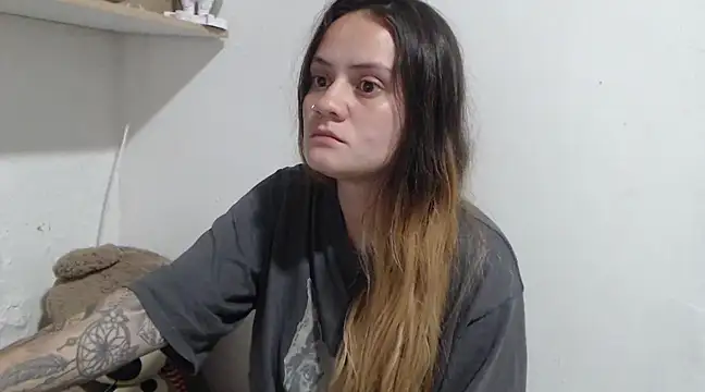 mia sepulveda  online show from 02/12/25, 03:40