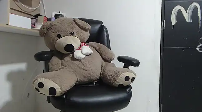 mia sepulveda  online show from 01/27/25, 10:27