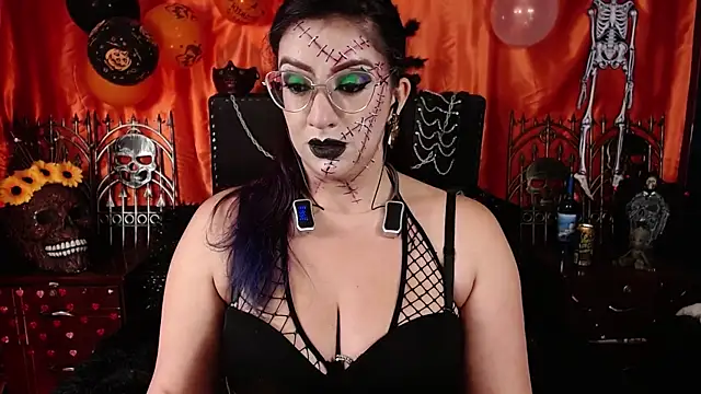 andreafetishx online show from 10/31/25, 10:23