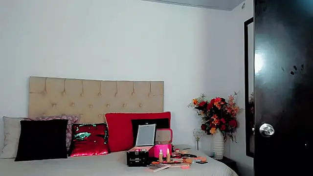 maria camilacms online show from 10/23/25, 04:27