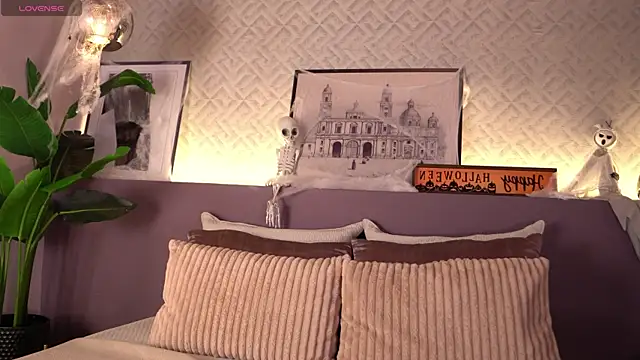 ElleDiane online show from 10/30/25, 10:39