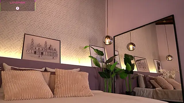 ElleDiane online show from 10/03/25, 10:33