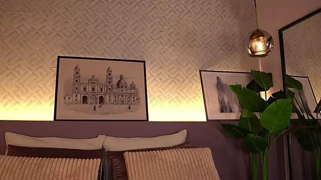 ElleDiane online show from 03/21/25, 12:07