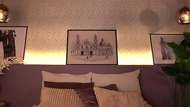 ElleDiane online show from 03/18/25, 03:45