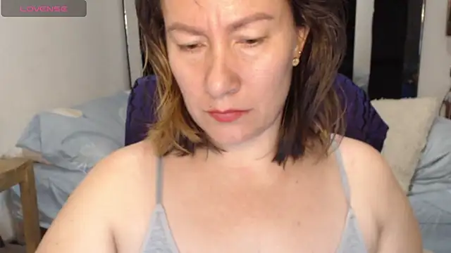 Snapshot of CATRINA-83 chatting on 06/15/26, 02:39 CATRINA-83 online show from 06/15/26, 02:39