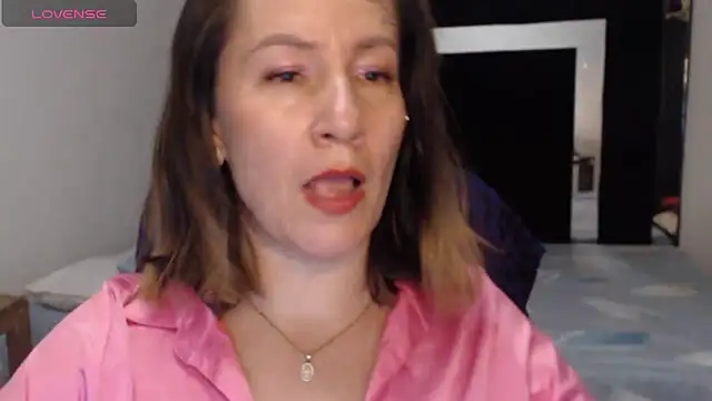 Snapshot of CATRINA-83 chatting on 06/14/26, 01:57 CATRINA-83 online show from 06/14/26, 01:57