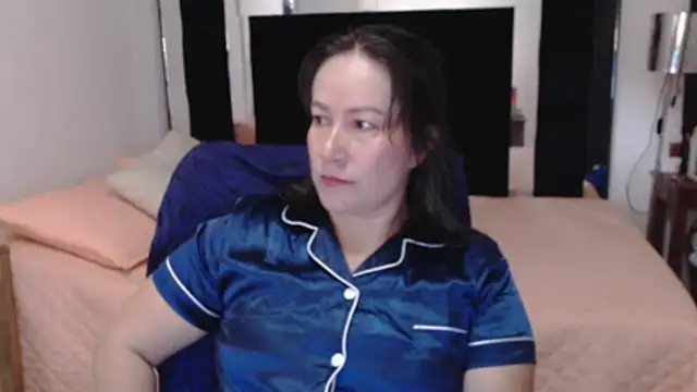 Snapshot of CATRINA-83 chatting on 06/07/26, 01:05 CATRINA-83 online show from 06/07/26, 01:05
