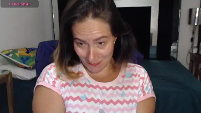 Snapshot of CATRINA-83 chatting on 06/21/26, 12:22 CATRINA-83 online show from 06/21/26, 12:22