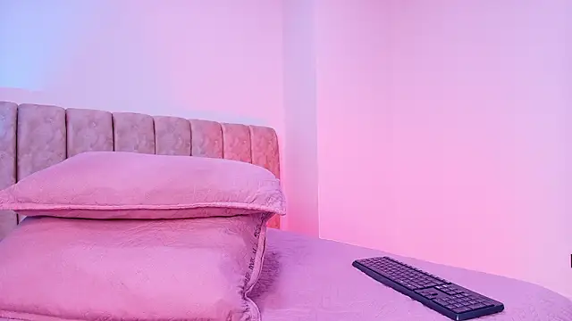 Snapshot of arl_chloee chatting on 02/20/26, 03:03 arl chloee online show from 02/20/26, 03:03