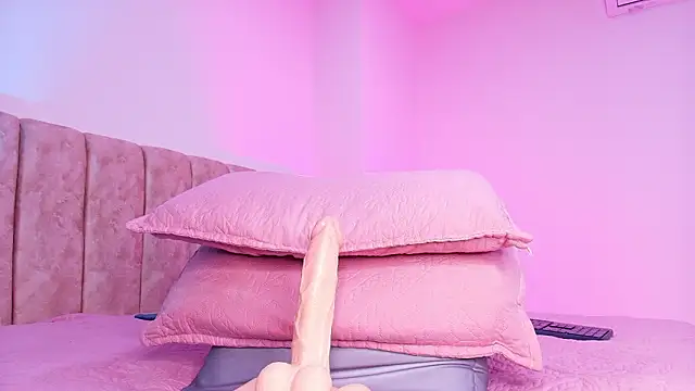 Snapshot of arl_chloee chatting on 02/20/26, 06:26 arl chloee online show from 02/20/26, 06:26