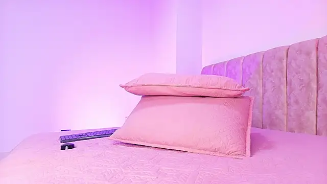 Snapshot of arl_chloee chatting on 02/18/26, 03:04 arl chloee online show from 02/18/26, 03:04