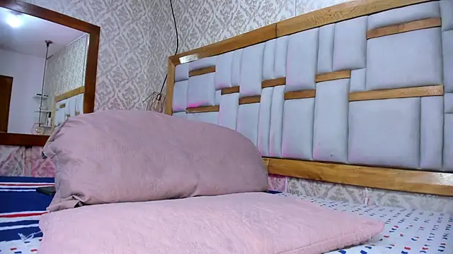 arl chloee online show from 11/15/25, 03:10