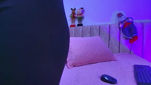 arl chloee online show from 12/20/25, 03:09