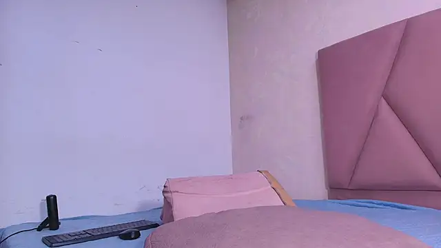 arl chloee online show from 10/25/25, 03:06