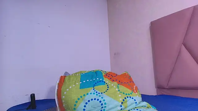 arl chloee online show from 10/31/25, 03:03