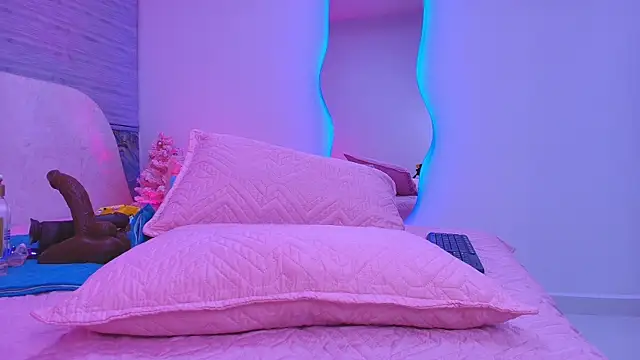 arl chloee online show from 11/25/25, 03:07