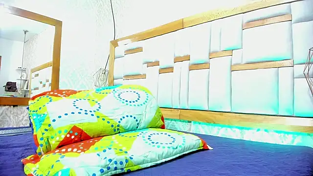 arl chloee online show from 11/07/25, 03:11