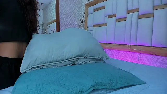 arl chloee online show from 11/13/25, 03:21