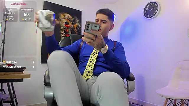 Nicolas Fellener online show from 10/18/25, 03:19