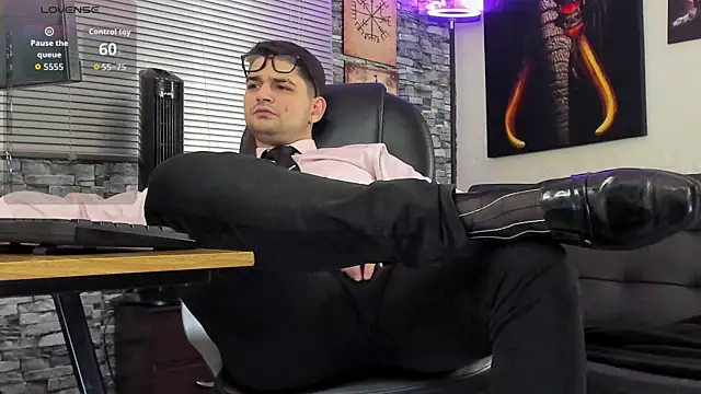 Snapshot of Nicolas_Fellener chatting on 07/13/26, 02:22 Nicolas Fellener online show from 07/13/26, 02:22