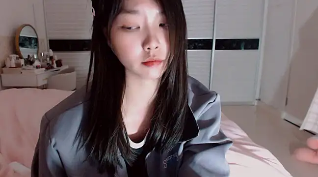 Snapshot of -Lucky_Girl chatting on 02/19/25, 02:55 -Lucky Girl online show from 02/19/25, 02:55