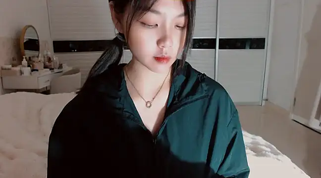 Snapshot of -Lucky_Girl chatting on 03/06/25, 11:53 -Lucky Girl online show from 03/06/25, 11:53