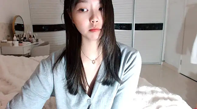 Snapshot of -Lucky_Girl chatting on 03/06/25, 12:43 -Lucky Girl online show from 03/06/25, 12:43