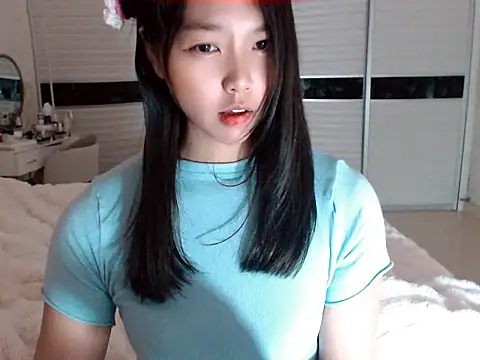 Snapshot of -Lucky_Girl chatting on 03/02/25, 04:07 -Lucky Girl online show from 03/02/25, 04:07