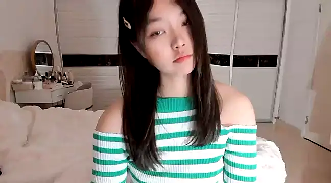 Snapshot of -Lucky_Girl chatting on 03/10/25, 12:50 -Lucky Girl online show from 03/10/25, 12:50