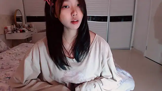 -Lucky Girl online show from 11/21/25, 03:16