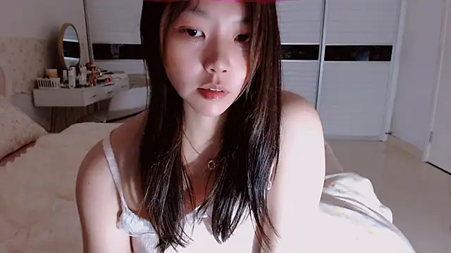 Snapshot of -Lucky_Girl chatting on 05/10/26, 02:30 -Lucky Girl online show from 05/10/26, 02:30