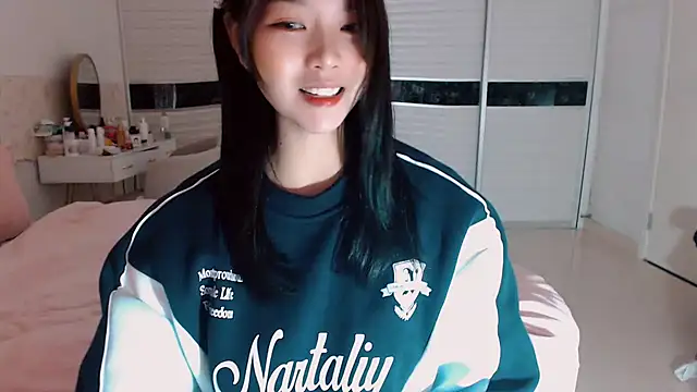 -Lucky Girl online show from 10/27/25, 02:34