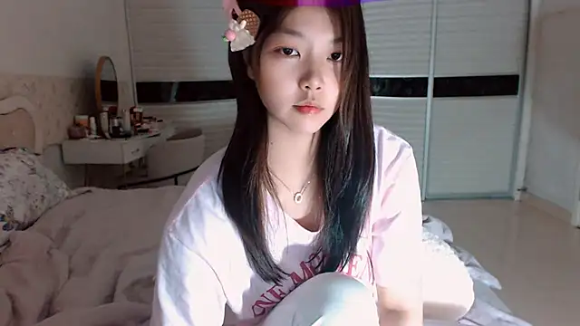 Snapshot of -Lucky_Girl chatting on 05/25/26, 12:48 -Lucky Girl online show from 05/25/26, 12:48