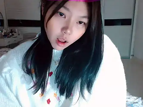 -Lucky Girl online show from 11/23/25, 01:59