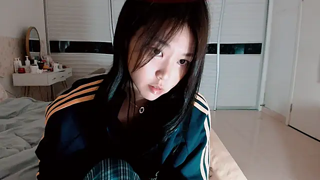 Snapshot of -Lucky_Girl chatting on 09/30/25, 01:17 -Lucky Girl online show from 09/30/25, 01:17