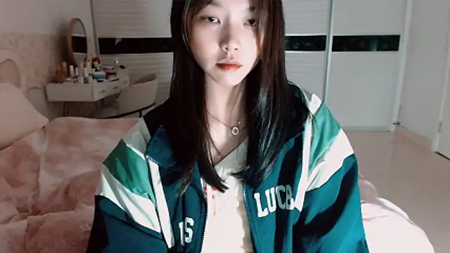Snapshot of -Lucky_Girl chatting on 04/21/26, 12:56 -Lucky Girl online show from 04/21/26, 12:56
